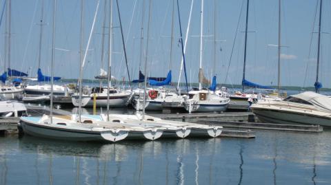 Sailboats docked at Jackson's Point Harbour