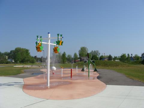 Splash pad area with water fixtures